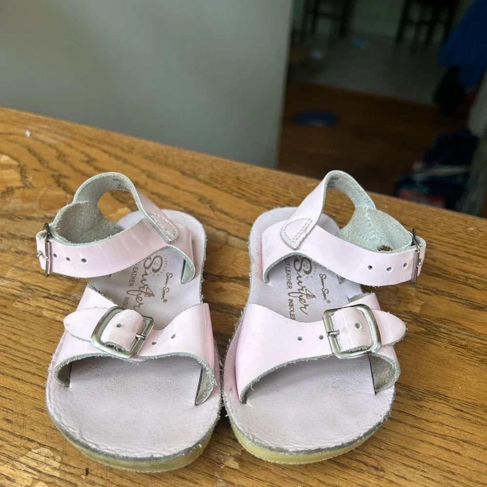SALT WATER SANDALS BY HOY SHOE Sun-San Surfer Sandals baby pink  Patent girls